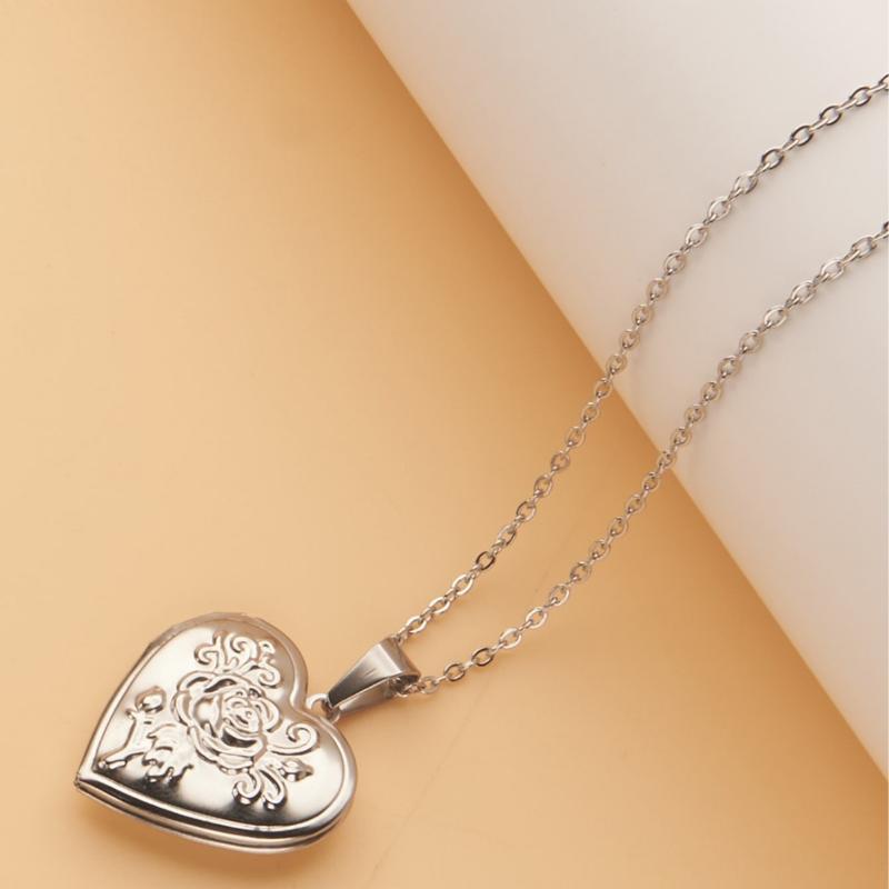 Collar Gótico Vintage con Cora - Heart Locket Necklace Photo reseña y precio